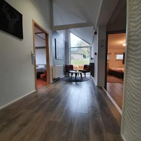 Relaxing In بيت للعطل