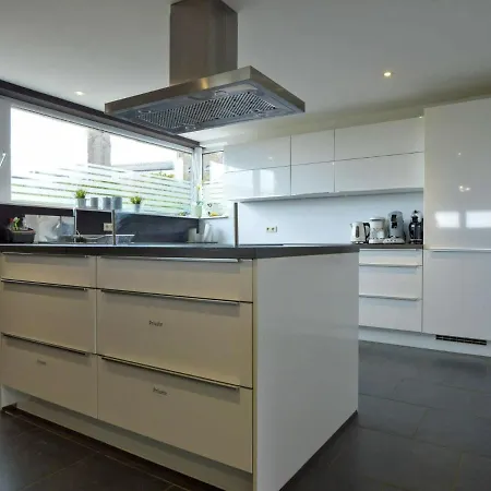 Relaxing In * ستافيلوت